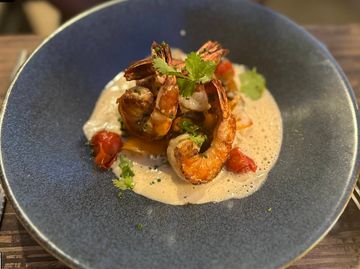 Plats de crevettes dans un restaurant à Tours (la table ronde)
