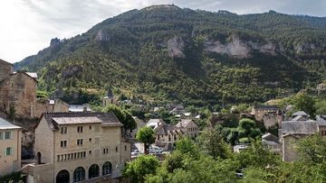 Vue du village de Saint Enimie dans les Cévennes
