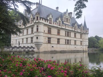 Vue sur le chateau de Azay-le-Rideau