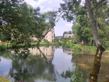 Parc du chateau de l'Islette avec sa rivière