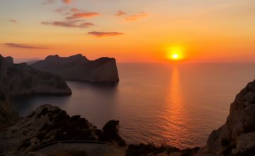 Vue d'un coucher de soleil depuis le mirador du Cap Formentor à Majorque