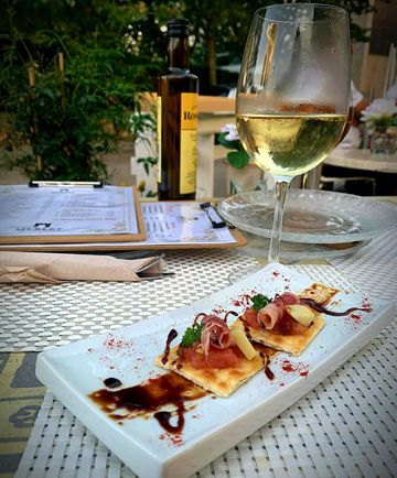 Restaurant avec tapas et vin à Alcudia